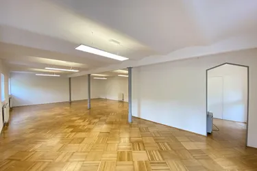 Schönes Büro/Praxis im Grünen und doch in der Stadt
