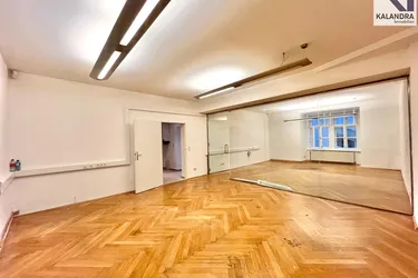360 TOUR // GENEREALSANIERTES BÜRO im BIEDERMEIERHAUS