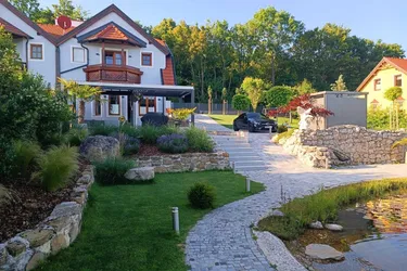 Expose MODERNE, SONNIGE (SÜD-HANGLAGE) DOPPELHAUSHÄLFTE MIT GARTEN IN SPARBACH/HINTERBRÜHL ZU KAUFEN!