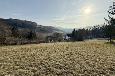 Sonniges Baugrundstück in Hanglage in Stössing/Hochgschaid zu kaufen!