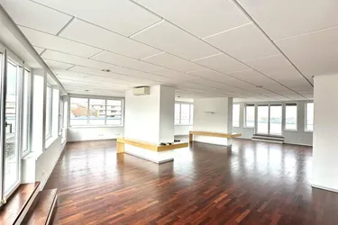 EXKLUSIVES PENTHOUSE-BÜRO MIT DIREKTLIFT, TRAUMHAFTER DACHTERRASSE &amp; PRESTIGE IN MÖDLINGER BESTLAGE! 2 Garagenplätze in naher Umgebung!
