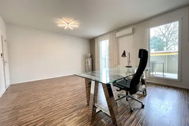 LICHTDURCHFLUTETES 45 m² BÜRO MIT BALKON IN ZENTRALER LAGE VON PERCHTOLDSDORF ZU MIETEN!
