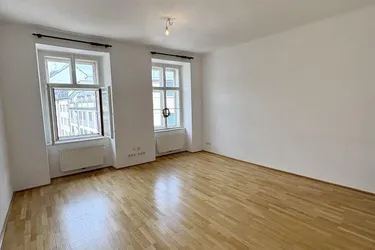 UNBEFRISTETE, GEPFLEGTE 1,5 ZIMMER-WOHNUNG MIT GEMEINSCHAFTSTERRASSE ZU MIETEN!