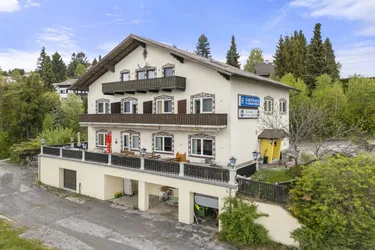 GASTHAUS-PENSION MIT 3-LÄNDERBLICK – RUND 1.158 M² NUTZFLÄCHE AUF CA. 3.510 M² GRUND IN MÖNICHKIRCHEN ZU KAUFEN!