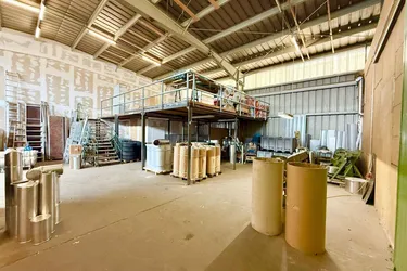 CA. 390 M² HALLE / WERKSTÄTTE MIT FREIFLÄCHE IN 2345 BRUNN AM GEBIRGE ZU MIETEN!