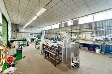 CA. 390 M² HALLE / WERKSTÄTTE MIT FREIFLÄCHE IN 2345 BRUNN AM GEBIRGE ZU MIETEN!
