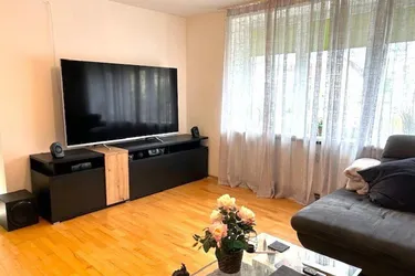 Sehr schöne Wohnung mit Balkon