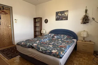 Vollmöblierte 2-Zimmer-Wohnung mit großzügigem 14 m² Westbalkon, Parkplatz &amp; Top-Lage in Geidorf