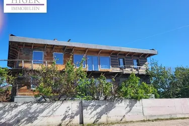 Mehrparteienhaus in sonniger Lage!