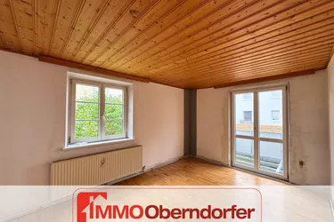 Sanierungsbedürftige Zwei-Zimmer-Wohnung mit zwei Parkplätze | RIEDERSBACH