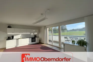 Moderne Drei-Zimmer-Wohnung mit Parkplatz und Tiefgaragenstellplatz | HOF