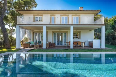 Elegante Villa mit Pool in Costa D'en Blanes