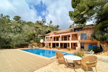 Großzügige Finca mit Pool nahe Es Carritxó