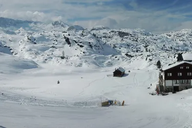 Berghütte/Alm in traumhafter Alleinlage mit Blick auf das atemberaubende Dachsteinmassiv