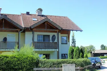 2-ZIMMER-HAUSETAGE IN RUHIGER WOHNLAGE
