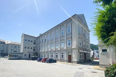 VERKAUFS- / GEWERBEFLÄCHEN IN HISTORISCHEM FABRIKSGEBÄUDE