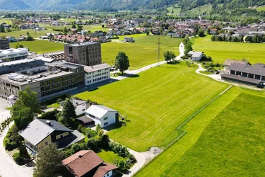 SONNIGES GRUNDSTÜCK AM GRÜNLAND IN KUCHL!