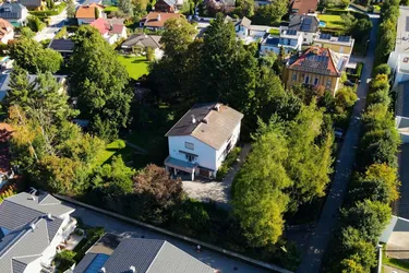 EINZIGARTIGES GRUNDSTÜCK MIT PARKÄHNLICHEM CHARAKTER!