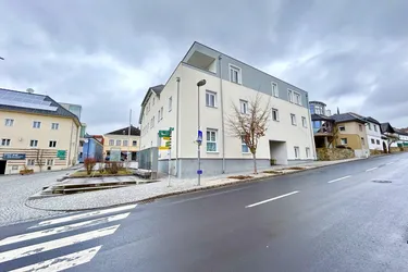 HELLE 2-ZIMMER WOHNUNG MIT LOGGIA IN NEUMAKRT– GEPFLEGT 87,88 m²