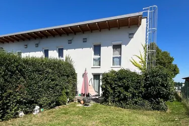 Gemütliches Reihenhaus in Geinberg: 4 Zimmer, Garten, Terrasse, 2 Stellplätze!