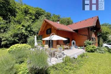 Exklusives Holzblock-Landhaus in Purkersdorfer Grünlage!