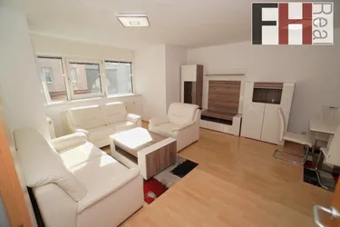 Moderne 3 Zimmer Wohnung mit Loggia und Garagenplatz