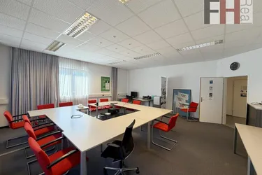 Büroflächen/Kanzlei-/Praxisräumlichkeiten in Purkersdorf, gesamt ca. 417m², gute Verkehrsanbindung, Parkplätze inklusive!