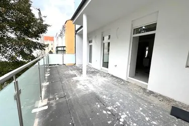 Erstbezug 3 Zi.-Wohnung mit riesiger Terrasse TOP!