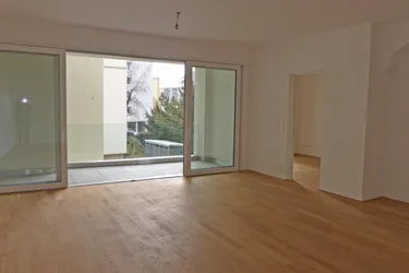 Schöne großzügige Wohnung mit Loggia, nahe dem Brucknerhaus
