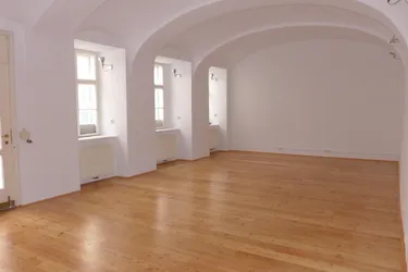 Schönes Altbaulokal in Bester Lage!!!