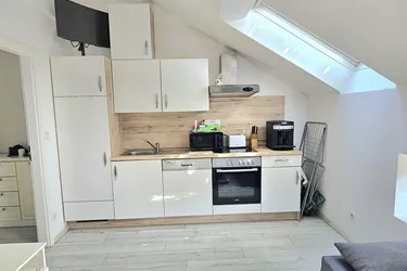 Hübsche Dachgeschosswohnung in Ruhelage- sofortiger Einzug möglich!