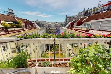 DG-Wohnung mit hofseitiger Terrasse im Herzen von Wien nahe U2/Schottentor
