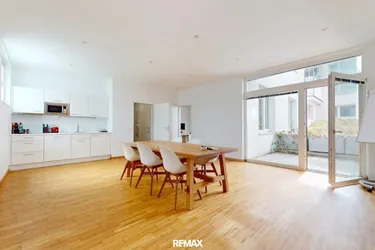 Innenhofseitiges Büro mit Terrasse beim Genochplatz nahe S-Bahn Erzherzog-Karl-Straße
