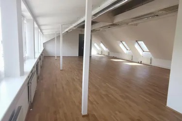 Saniertes geräumiges Büro-Objekt mit Küche, Klimaanlage in der Burggasse ohne Lift