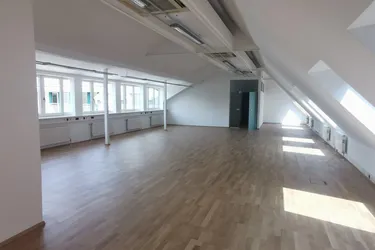 Saniertes geräumiges Büro-Objekt mit Küche, Klimaanlage in der Burggasse ohne Lift
