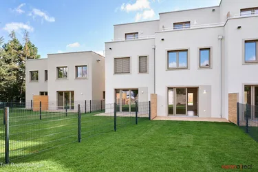 STADT KÜSST LAND - Neu errichtete Reihenhäuser - 4-5 Zimmer, Eigengarten, Terrasse, Photovoltaik, Wärmepumpe und KFZ-Stellplatz am ländlichen Stadtrand
