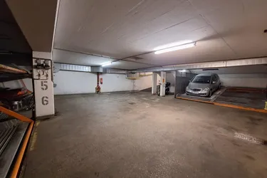 360 Tour / Tiefgaragenplatz (Duplex = Stapelparkplatz) in ruhiger, zentraler Lage des 3. Bezirks