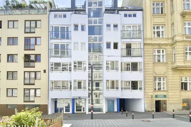 Helles Büro mit Potenzial – Zentrale Lage nahe Alser Straße &amp; AKH