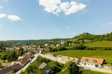Unglaublich schöne Vinothek mit Wohnung