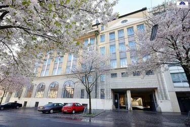 Einzigartige Lagerfläche mit Rampe in Wiener Prachtbau zu mieten