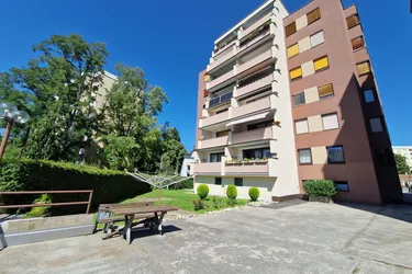 Helle 3-Zimmer-Wohnung mit Loggia und traumhaftem Ausblick in TOP-Lage