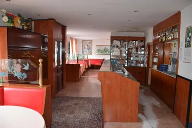 Restaurant und Wohnung im Haus in Poysdorf