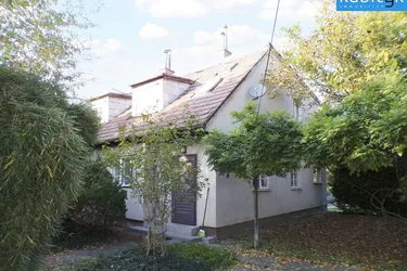 Baurecht - Großzügiges Haus mit Potenzial auf traumhaftem Baurechtsgrund