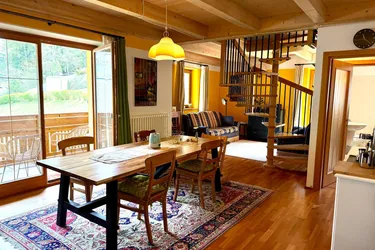 Sonnige Maisonette im Zentrum von Bad Kleinkirchheim: 2 Schlafzimmer, 2 Balkone 