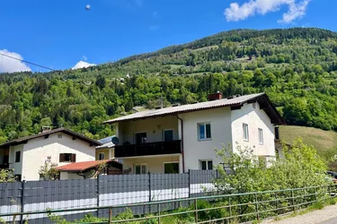 Geräumiges Zweifamilienhaus mit großzügigem Grund in Untertweng/ Radenthein 