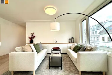 * Komplett renovierte 4 Zimmerwohnung ! *