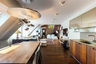 * Dachgeschosswohnung in Top-Lage*