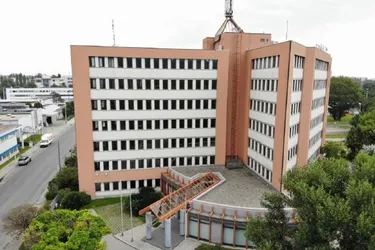 Expose Modernes Bürohaus im 21. Bezirk – Top Sichtbarkeit &amp; Anbindung – Fläche teilbar!