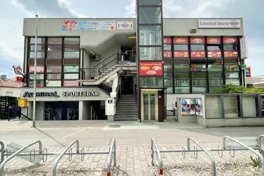 Expose Geschäftslokal direkt bei U1 Rennbahnweg!