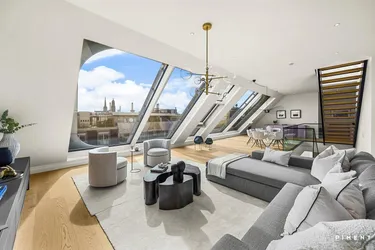 Expose Luxuriöse Dachgeschosswohnung - Dachterrasse - hauseigener SPA